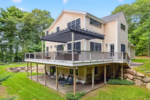 Exterior - 105 Bay Rd, Cotuit, MA 02635 photo 7 of 7