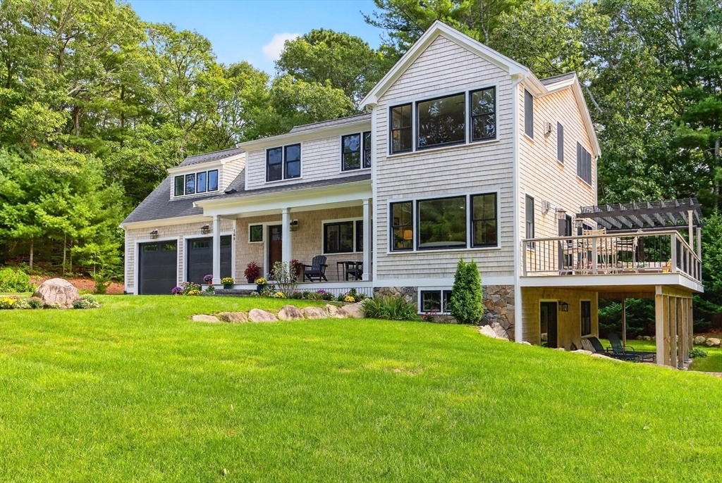 Exterior - 105 Bay Rd, Cotuit, MA 02635 photo 6 of 7