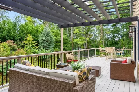 Exterior - 105 Bay Rd, Cotuit, MA 02635 photo 2 of 7