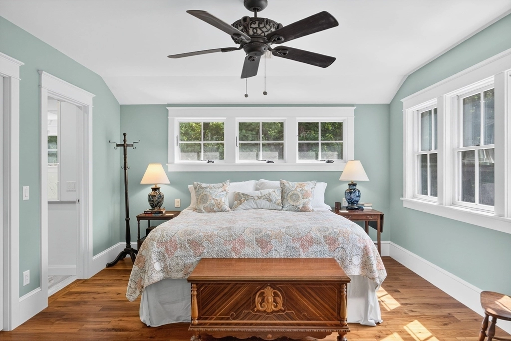 Bedroom - 105 Bay Rd, Cotuit, MA 02635 photo 2 of 2