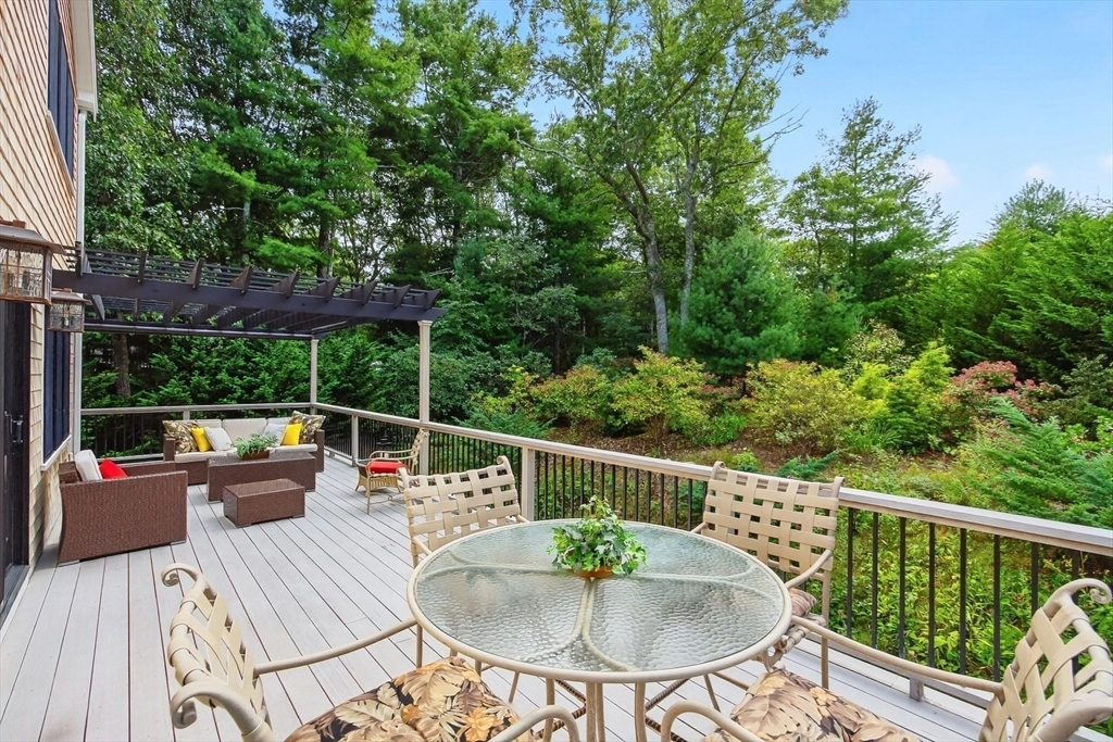 Exterior - 105 Bay Rd, Cotuit, MA 02635 photo 5 of 7