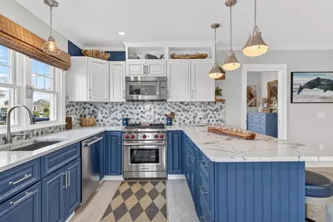 16 Wood Ave, Sandwich, MA 02563