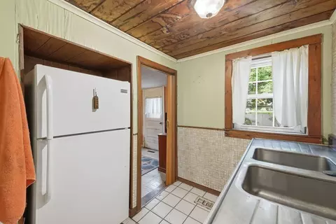 Kitchen - 68 Chestnut St, Franklin, MA 02038 photo 3 of 4