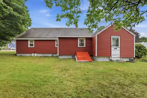 Exterior - 68 Chestnut St, Franklin, MA 02038 photo 2 of 5
