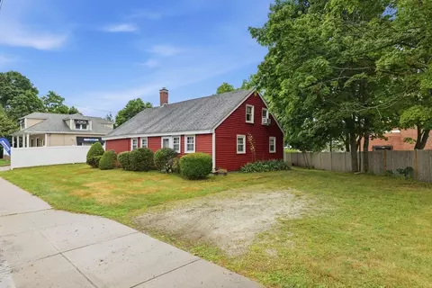 Exterior - 68 Chestnut St, Franklin, MA 02038 photo 5 of 5
