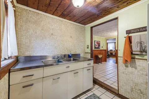Kitchen - 68 Chestnut St, Franklin, MA 02038 photo 4 of 4