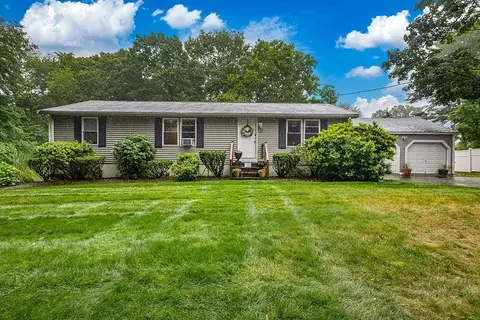 55 Hall St, Brockton, MA 02302