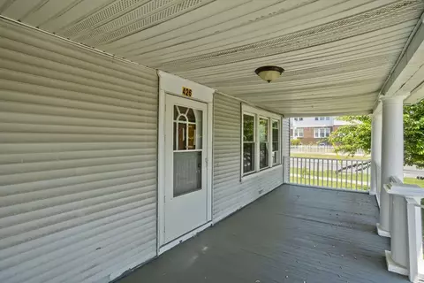 424 Carew, Springfield, MA 01104 photo 2
