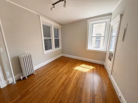 69 Park Dr #10, Boston, MA 02215