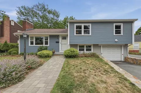 1 Middle St, Woburn, MA 01801