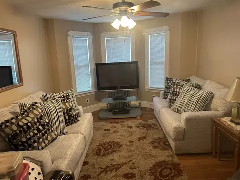 33 Nichols St, Everett, MA 02149 photo 3