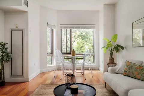 17 Otis St #301, Cambridge, MA 02141