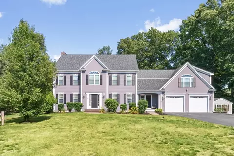 623 Nahatan St, Norwood, MA 02062