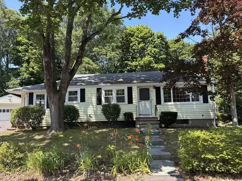 54 Barbara Ln, Weymouth, MA 02190