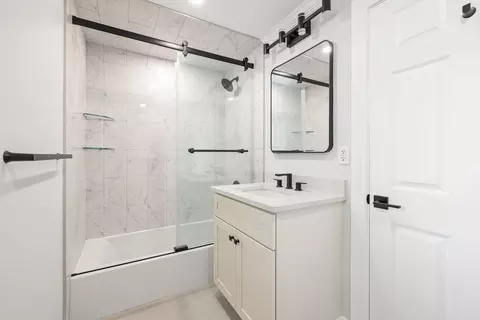 Bath - 19 Oakland Ave #19, Needham, MA 02492 photo 4 of 4