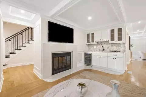 Living - 19 Oakland Ave #19, Needham, MA 02492 photo 1 of 3