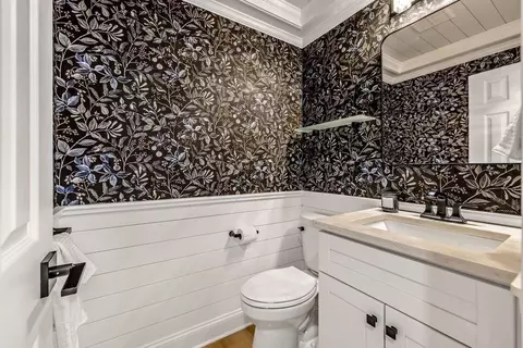 Bath - 19 Oakland Ave #19, Needham, MA 02492 photo 1 of 4