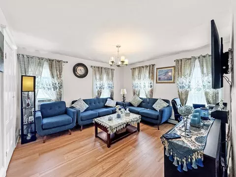 Living - 76 Baldwin Ave, Everett, MA 02149 photo 4 of 6