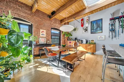 21 Wormwood St #620, Boston, MA 02210