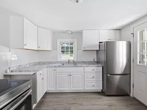 535 Prospect St, Chicopee, MA 01020 photo 5