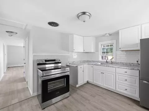535 Prospect St, Chicopee, MA 01020 photo 4