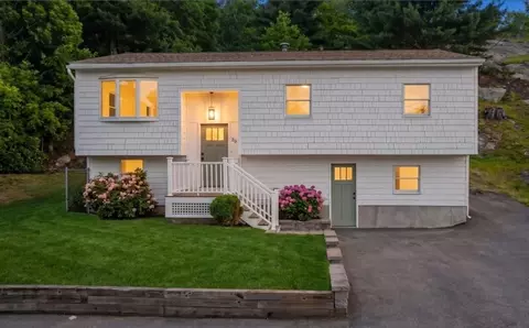 29 Rockway Rd, Peabody, MA 01960