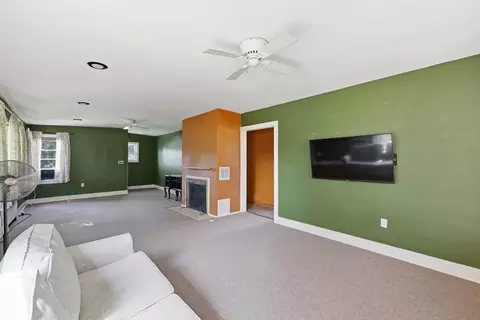 Living - 5 1st Ave, Ware, MA 01082 photo 2 of 3