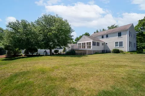 Exterior - 6 Peter Rd, North Reading, MA 01864 photo 7 of 10