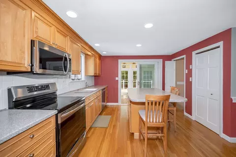 Kitchen - 6 Peter Rd, North Reading, MA 01864 photo 2 of 2