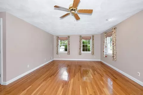 Living - 6 Peter Rd, North Reading, MA 01864 photo 4 of 5