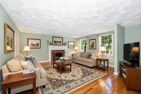 Living - 6 Peter Rd, North Reading, MA 01864 photo 3 of 5