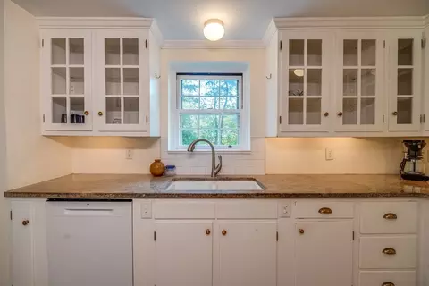 18 Plum Tree Rd, Amherst, MA 01002 photo 11
