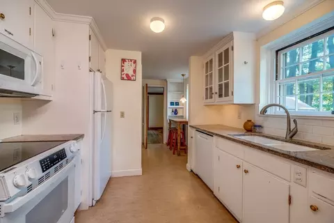 18 Plum Tree Rd, Amherst, MA 01002 photo 12