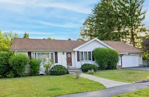 45 Bradford Rd, Peabody, MA 01960
