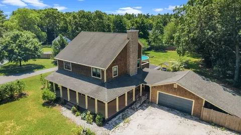 396 Lucy Little Rd, Dartmouth, MA 02747