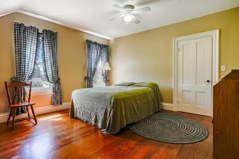 Bedroom - 1236 Main St, Acushnet, MA 02743 photo 3 of 6