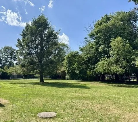Exterior - 1236 Main St, Acushnet, MA 02743 photo 4 of 5