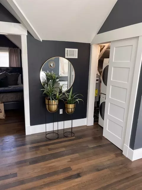 Entry Way - 19 Harrison St #2, Brookline, MA 02446 photo 2 of 3