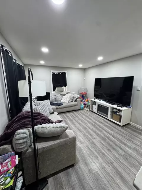 Living - 524 Goodwin St, Springfield, MA 01151 photo 1 of 3