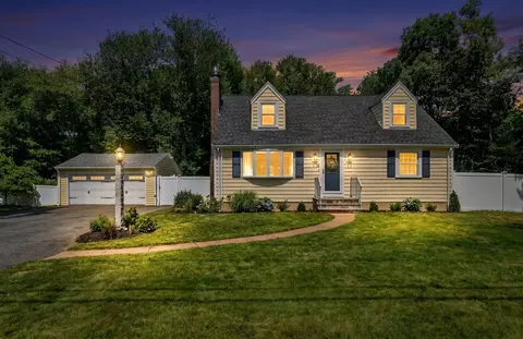 26 Brooksbie Rd, Bedford, MA 01730
