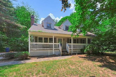 47 Sleepy Hollow Ln, Wrentham, MA 02093