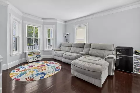 17 Estes St, Everett, MA 02149 photo 4