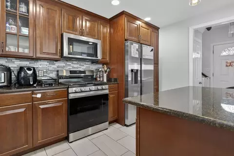 17 Estes St, Everett, MA 02149 photo 10