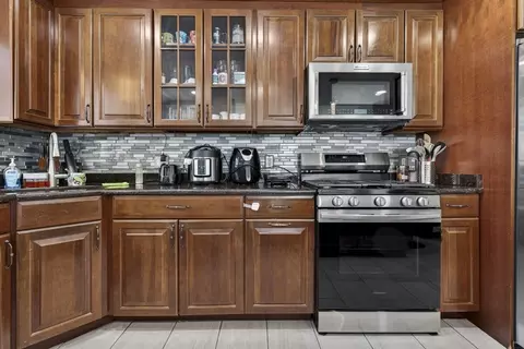 17 Estes St, Everett, MA 02149 photo 8
