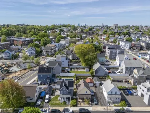 17 Estes St, Everett, MA 02149 photo 3