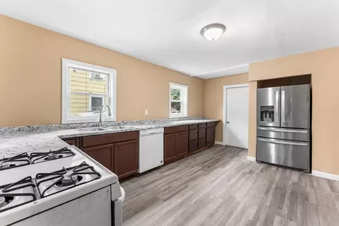 2 Hacker Ct, Worcester, MA 01603 photo 4
