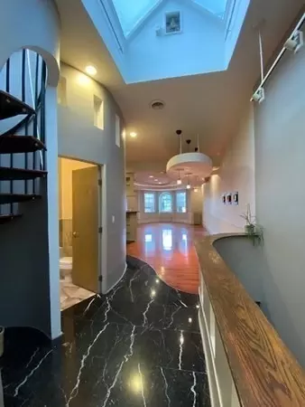 171 Beacon St #PH, Boston, MA 02116
