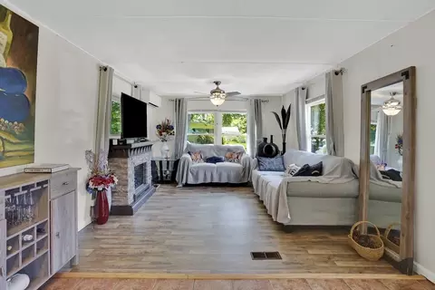 67 Fieldston St, Springfield, MA 01119 photo 9