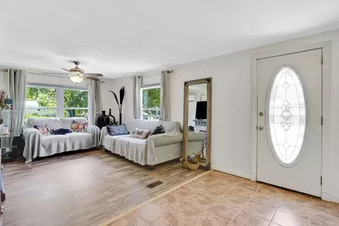 67 Fieldston St, Springfield, MA 01119 photo 3