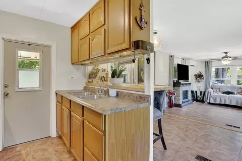 67 Fieldston St, Springfield, MA 01119 photo 11